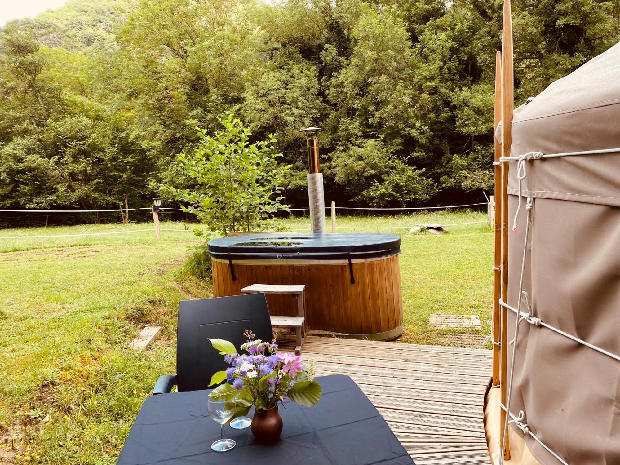Yourte Et Son Bain Nordique Frechet-Aure Luaran gambar
