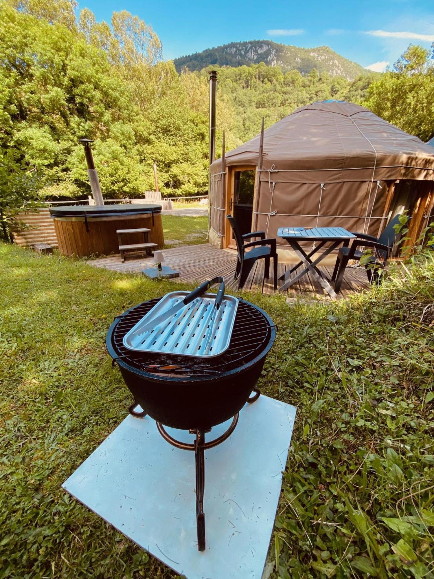 Yourte Et Son Bain Nordique Frechet-Aure Luaran gambar